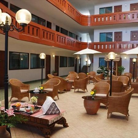 Tawan Court Hotel Chiang Mai Exterior photo