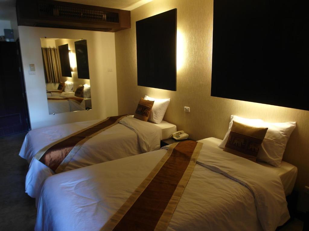 Tawan Court Hotel Chiang Mai Exterior photo