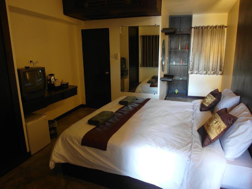 Tawan Court Hotel Chiang Mai Exterior photo
