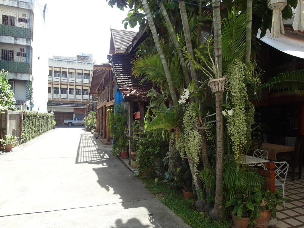 Tawan Court Hotel Chiang Mai Exterior photo