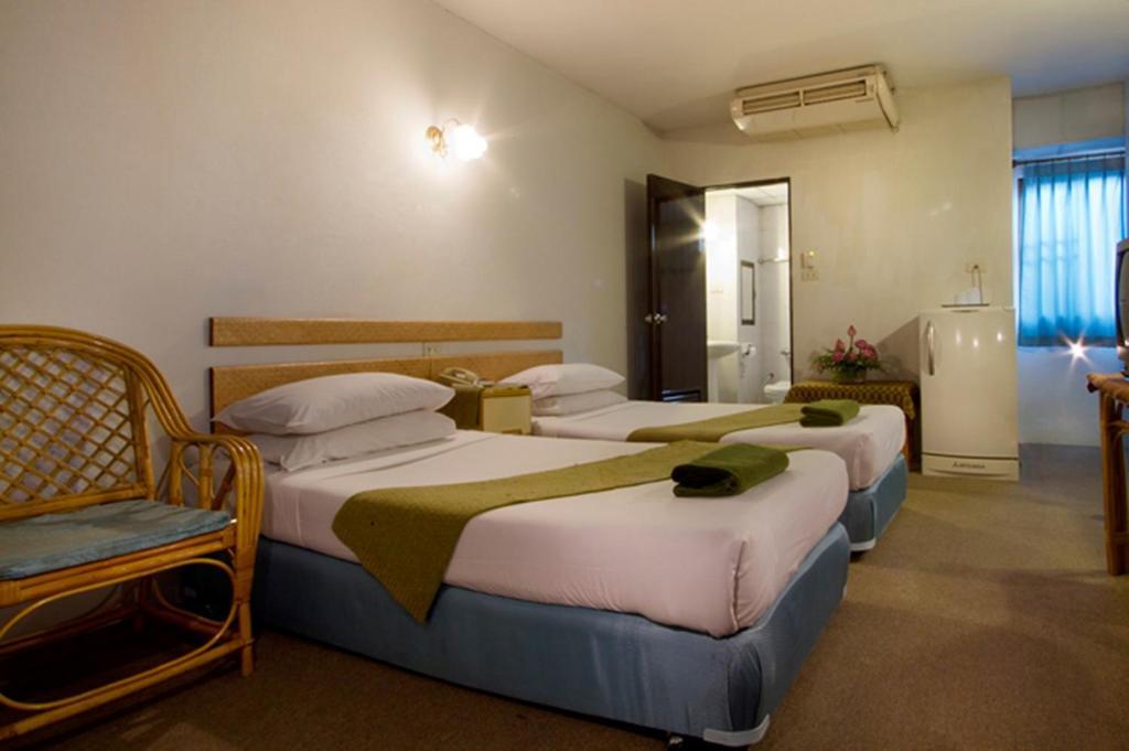 Tawan Court Hotel Chiang Mai Room photo